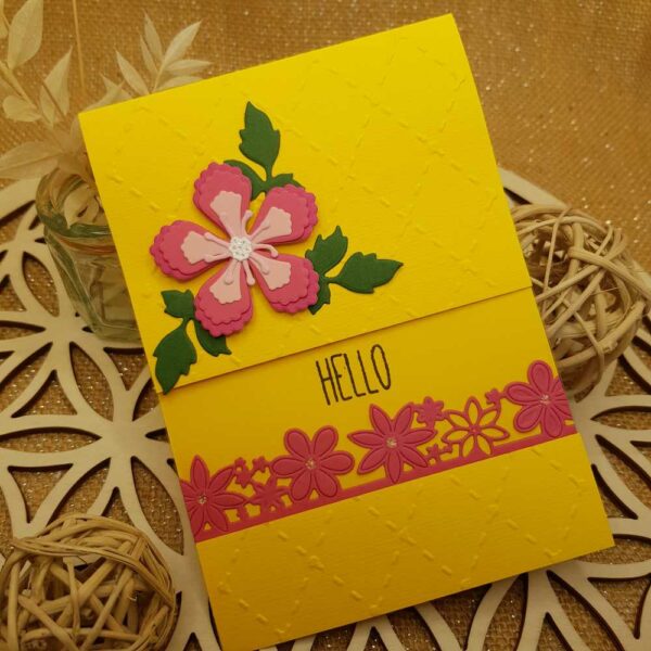 carte hello jaune fleur rose aplat