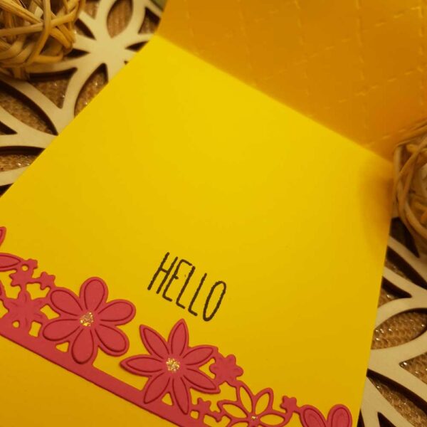 carte hello jaune fleur rose intérieur zoom