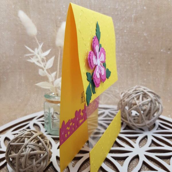 carte hello jaune fleur rose côté