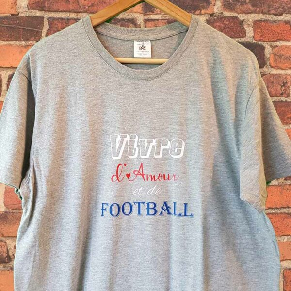 tee shirt vivre d'amour et de football fait main