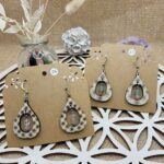 boucles d'oreilles artisanales en bois et pierres naturelles