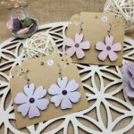 boucles d'oreilles fleur en bois - fait main - pierres naturelles