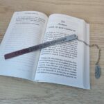 marque page acier inox gravé avec plume