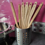 cuillère en bois gravé- cuisine magique - magie des fourneaux