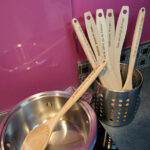 cuillère et spatule en bois gravé pour idée cadeau personnalisé